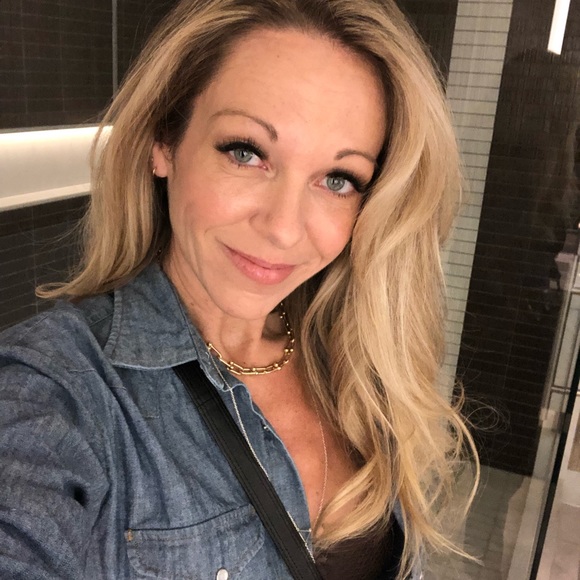 Meet your Posher, Misty - Picture 7 of 16